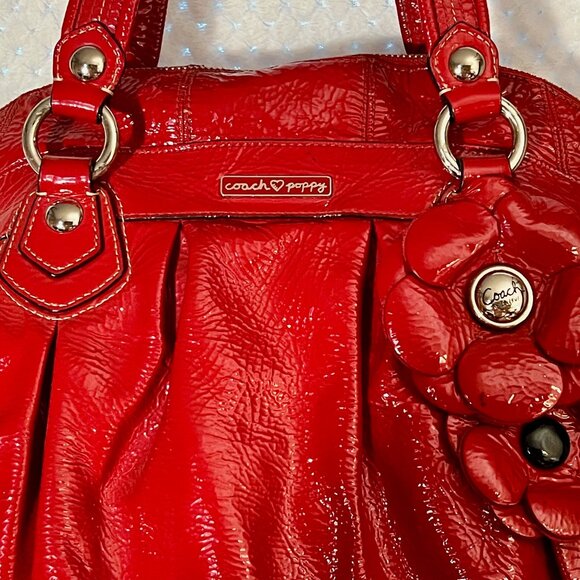 COACH-STUNNING RED POPPY PATENT LEATHER BAG - Picture 2 of 10